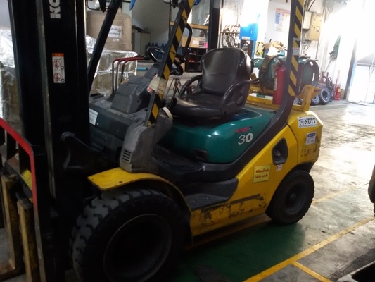 ขาย Komatsu FG30T-16 ฟอร์คลิฟท์ 3ตัน เบนซิน+LPG เสา 3เมตร ติดต่อ 098-246-3778 , 089-062-8275 น๊อค