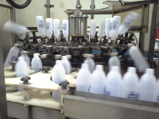 เครื่องบรรจุน้ำดื่ม ล้างขวด ปิดฝา ระบบโรตารี โชว์ดาว โรต้าแพ็ค กำลังการผลิต 6 ล้านขวด/เดือน จำนวน 1 ไลน์ผลิต เครื่องจักรพร้อมใช้งาน