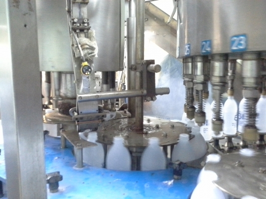 เครื่องบรรจุน้ำดื่ม ล้างขวด ปิดฝา ระบบโรตารี โชว์ดาว โรต้าแพ็ค กำลังการผลิต 6 ล้านขวด/เดือน จำนวน 1 ไลน์ผลิต เครื่องจักรพร้อมใช้งาน