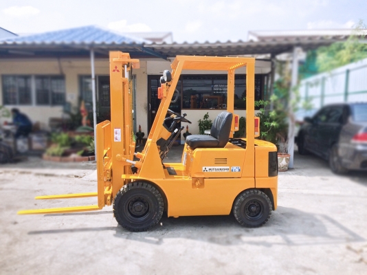 ขายโฟล์คลิฟท์ 1.5 ตัน 3 เมตรมีสไลด์ชิพ(เลื่อนงาซ้ายขวาได้)เกียร์ธรรมดา สภาพดีมากๆขาย 155,000฿ จะเด็ด 094-4267888