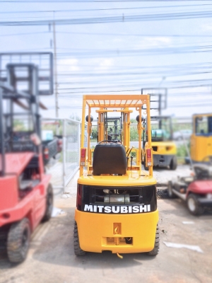 ขายโฟล์คลิฟท์ 1.5 ตัน 3 เมตรมีสไลด์ชิพ(เลื่อนงาซ้ายขวาได้)เกียร์ธรรมดา สภาพดีมากๆขาย 155,000฿ จะเด็ด 094-4267888