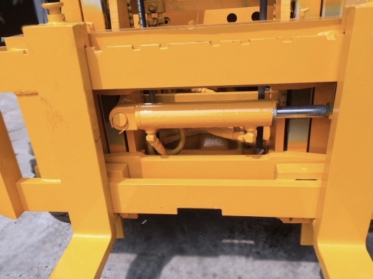 ขายโฟล์คลิฟท์ 1.5 ตัน 3 เมตรมีสไลด์ชิพ(เลื่อนงาซ้ายขวาได้)เกียร์ธรรมดา สภาพดีมากๆขาย 155,000฿ จะเด็ด 094-4267888