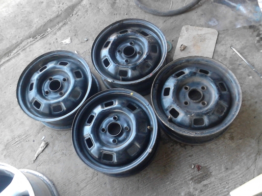 กะทะล้อ ขอบ 13  ขนาด 4 รู ชุด 4 ใบ tel.081-427-3941