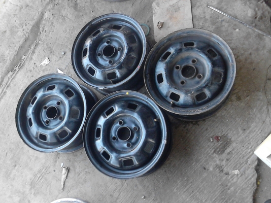 กะทะล้อ ขอบ 13  ขนาด 4 รู ชุด 4 ใบ tel.081-427-3941