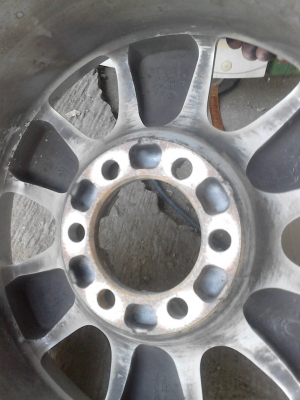 แม็ก ขอบ 17 ขนาด 6 รู มี 1 ใบ tel.081-427-3941 แม็ก ขอบ 17 ขนาด 6 รู มี 1 ใบ tel.081-427-3941