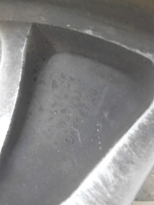 แม็ก ขอบ 17 ขนาด 6 รู มี 1 ใบ tel.081-427-3941 แม็ก ขอบ 17 ขนาด 6 รู มี 1 ใบ tel.081-427-3941