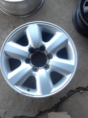 แม็ก ขอบ 17 ขนาด 6 รู มี 1 ใบ tel.081-427-3941 แม็ก ขอบ 17 ขนาด 6 รู มี 1 ใบ tel.081-427-3941