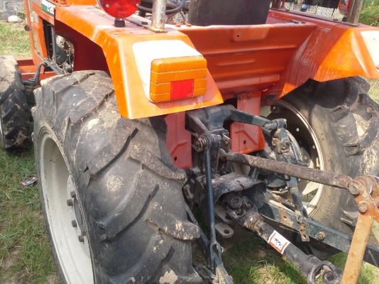 รถไถนาคูโบต้า 4wd ขับเคลื่อนสี่ล้อรถบ้านเดิมๆ ลดเหลือ 85,000  บาท