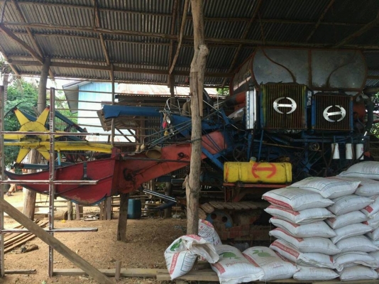 ขายรถเกี่ยวข้าวไทยเจริญ อุ้ม2.5ตัน เครื่องHO7D 195เทอร์โบ ปั้ม22ไดกิ้น ตัวเดิน12HT โช่และโลเลอร์ใหม่ พึ่งเกี่ยว 400กว่าไร่ สนใจโทร 090-8588220คุณนะ ID:narong498 หรือ www.truck.in.th/498 หรือfb:ณรงค์ ซื้อขายรถมือสอง (เว็บไซต์ส่วนตัว)