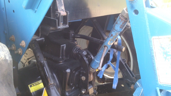 ขายรถไถFORD  NEWHOLLAND  รุ่นTS90  กรองใหญ่รถปี05 เอกสารใบอินวอย