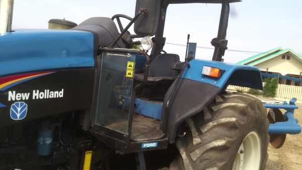 ขายรถไถFORD  NEWHOLLAND  รุ่นTS90  กรองใหญ่รถปี05 เอกสารใบอินวอย