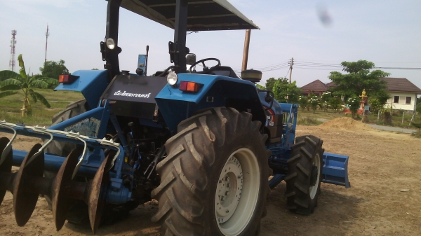 ขายรถไถFORD  NEWHOLLAND  รุ่นTS90  กรองใหญ่รถปี05 เอกสารใบอินวอย
