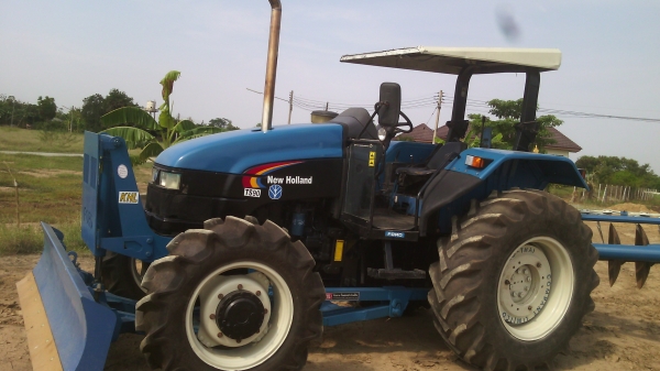 ขายรถไถFORD  NEWHOLLAND  รุ่นTS90  กรองใหญ่รถปี05 เอกสารใบอินวอย