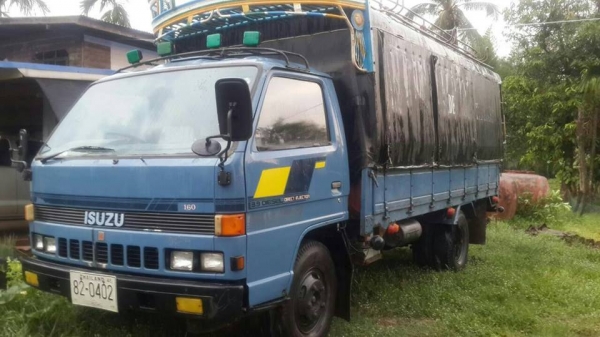 ขายรถ6ล้อ ISUZU NPR110แรง เครื่องดี แคชซีสวย ยางดี สภาพพร้อมใช้งาน เอกสารพร้อมโอน สนใจโทร 090-8588220คุณนะ 093-3258446คุณบิว ID:narong498 หรือ www.truck.in.th/498 หรือเพจFacebook ณรงค์ ซื้อขายรถมือสอง (เว็บไซต์ส่วนตัว)
