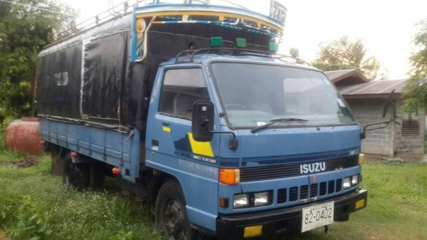 ขายรถ6ล้อ ISUZU NPR110แรง เครื่องดี แคชซีสวย ยางดี สภาพพร้อมใช้งาน เอกสารพร้อมโอน สนใจโทร 090-8588220คุณนะ 093-3258446คุณบิว ID:narong498 หรือ www.truck.in.th/498 หรือเพจFacebook ณรงค์ ซื้อขายรถมือสอง (เว็บไซต์ส่วนตัว)