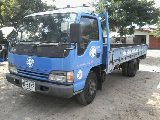 ขายISUZU NPR130ไฟทับทิม ปี47 กระบะยาว5เมตร