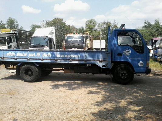 ขายISUZU NPR130ไฟทับทิม ปี47 กระบะยาว5เมตร