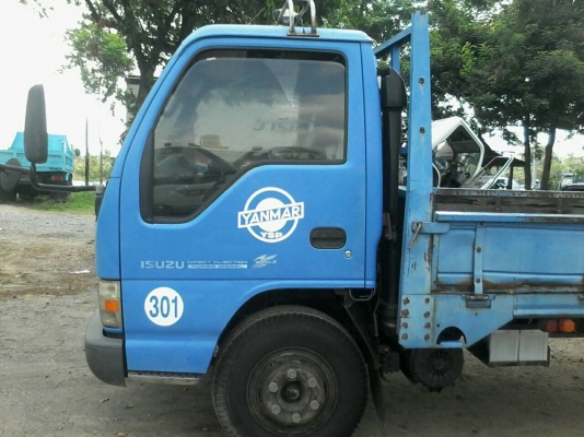 ขายISUZU NPR130ไฟทับทิม ปี47 กระบะยาว5เมตร