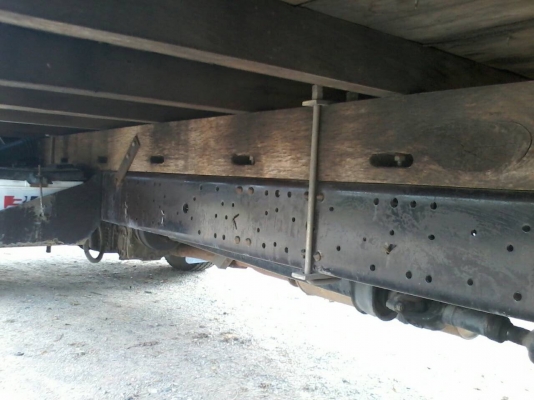 ขายISUZU NPR130ไฟทับทิม ปี47 กระบะยาว5เมตร