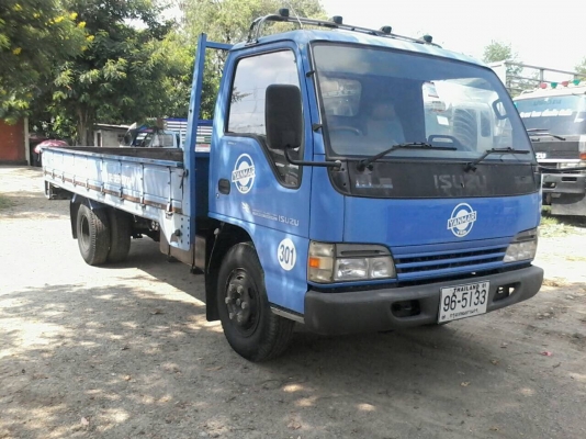 ขายISUZU NPR130ไฟทับทิม ปี47 กระบะยาว5เมตร