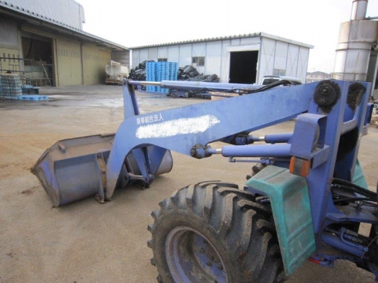 รถตัก WA40-3E  3695ชม. ปี1999  สภาพสวย หากรอของได้ 30-45 วัน ติดต่อมาได้เลยครับ