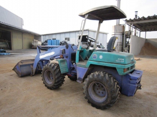 รถตัก WA40-3E  3695ชม. ปี1999  สภาพสวย หากรอของได้ 30-45 วัน ติดต่อมาได้เลยครับ