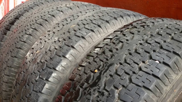 ขายยาง bridgestone 245/70/16 ปี11