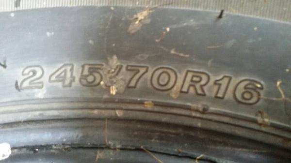 ขายยาง bridgestone 245/70/16 ปี11