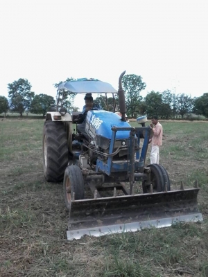 ขายรถไถ FORD6610 สภาพสวยพร้อมใช้งาน เครื่องดี ทำงานเร็ว สนใจโทร 090-8588220คุณนะ 093-3258446คุณบิว ID:narong498 หรือ www.truck.in.th/498 หรือเพจFacebook ณรงค์ ซื้อขายรถมือสอง (เว็บไซต์ส่วนตัว)