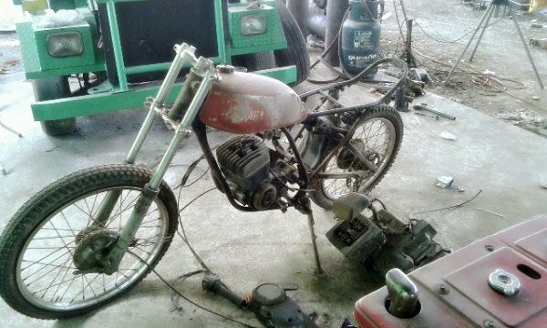 ขาย โครง dt125 โช็คเดี่ยว ไม่มีผุ พร้อมเครื่อง gto rx100 ขายรวม 3500สนใจโทร 0827885550 ขาย โครง dt125 โช็คเดี่ยว ไม่มีผุ พร้อมเครื่อง gto rx100 ขายรวม 3500สนใจโทร 0827885550