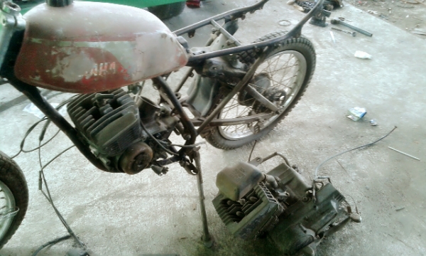 ขาย โครง dt125 โช็คเดี่ยว ไม่มีผุ พร้อมเครื่อง gto rx100 ขายรวม 3500สนใจโทร 0827885550 ขาย โครง dt125 โช็คเดี่ยว ไม่มีผุ พร้อมเครื่อง gto rx100 ขายรวม 3500สนใจโทร 0827885550