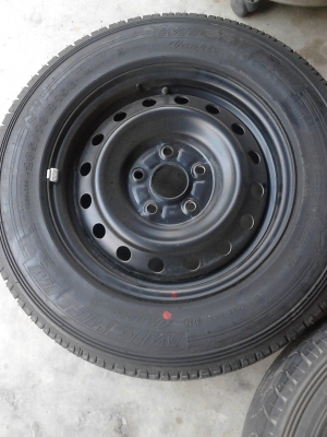 205/70 R15 MICHELIN  Vanpic พร้อมกะทะ 5 รู VIGO  tel. 0814273941