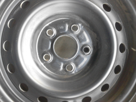 205/70 R15 MICHELIN  Vanpic พร้อมกะทะ 5 รู VIGO  tel. 0814273941