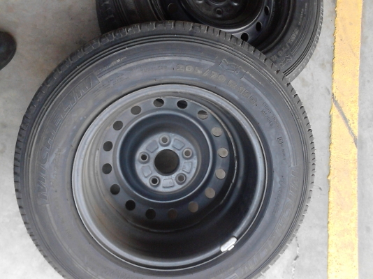 205/70 R15 MICHELIN  Vanpic พร้อมกะทะ 5 รู VIGO  tel. 0814273941