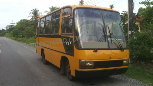 รถมินิบัสเล็ก 24ที่นั่ง ความยาวตัวรถ6.50เมตร ภายใน/พัดลม/ทีวี ยาง750-16พร้อมใช้ แชชซีKS11สวยมาก วางเครื่องอิซุ110 4BE1 ระบบช่วงล่างดีมาก ระบบไฟพร้อม