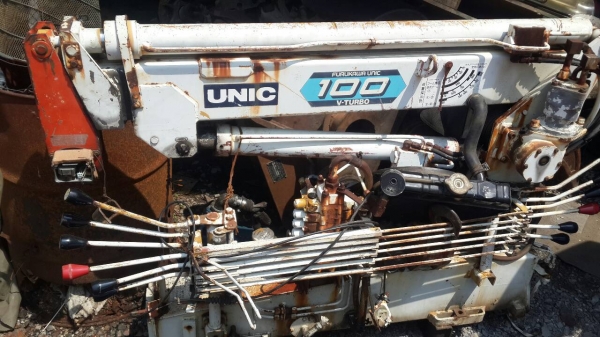 เครน UNIC 100V Turbo