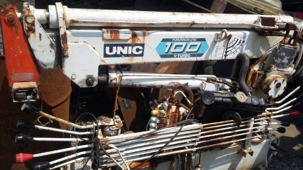 เครน UNIC 100V Turbo