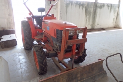 ขาย KUBOTA L4508 ใช้งาน2300ชม 4x4 2300 ชม รถสวยมากมีใบมีดหน้า กับผานบุกเบิก รถอยู่ ประจวบ