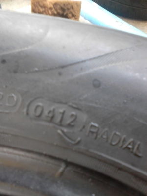 175/70R13 DEESTONE NAKARA ปี 2012 ชุด 4 เส้น tel.081-427-3941