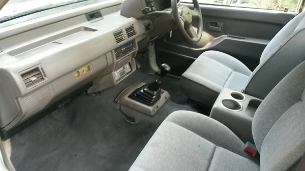 ขายมังกรทองปี93 90hp มีพวงมาลัยพาวเวอร์ แอร์เย็นหนาวเลย คัสชีไม่ผุไม่พ่นสีเครื่องเกียร์ดี ช่วงล่างใช้ได้ ทรงดีขี่ดี เหมาะเข้าสวนไร่นาลุยๆ เนตๆ79000บาทภาษีไม่ขาด 0896069238 เอ็ม