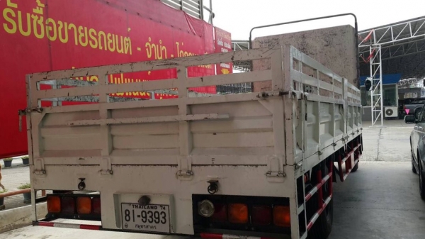 Isuzu กระบะบรรทุก 6 ล้อ