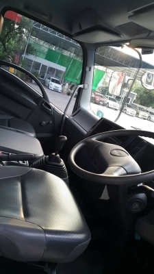 Isuzu กระบะบรรทุก 6 ล้อ