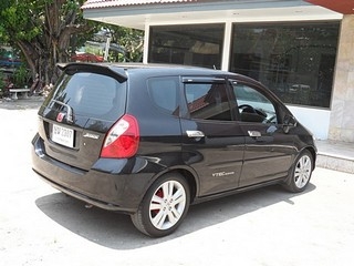 HONDA JAZZ 1.5 AUTO ปี 2004 พร้อมติดแก๊ส LPG จัดไฟแนนซ์ง่าย ไม่ต้องมีคนค้ำ T.086-527-9533