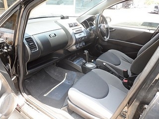 HONDA JAZZ 1.5 AUTO ปี 2004 พร้อมติดแก๊ส LPG จัดไฟแนนซ์ง่าย ไม่ต้องมีคนค้ำ T.086-527-9533