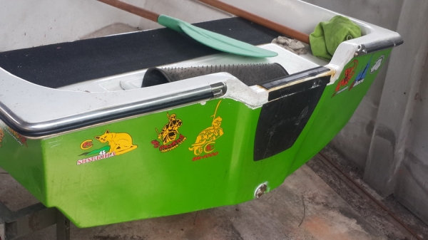 ขายเรือไฟเบอร์กลาส12ฟุตท้องสามลอนแถมพายให้ 1คู่