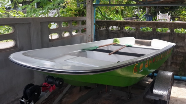 ขายเรือไฟเบอร์กลาส12ฟุตท้องสามลอนแถมพายให้ 1คู่