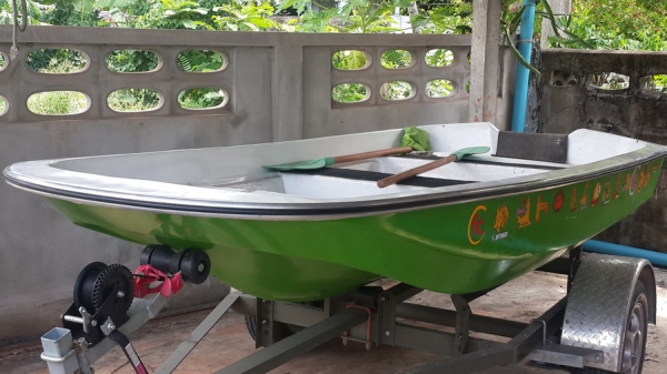 ขายเรือไฟเบอร์กลาส12ฟุตท้องสามลอนแถมพายให้ 1คู่