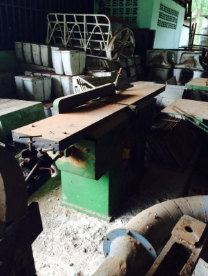 ขายเครื่องผ่าไม้และเครื่งไสและเครื่องตัดฉาก