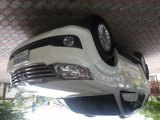 ขายด่วน Fortuner สีขาว 2012  830000 บ. แท้เครื่อง 2.7 V Top A/T