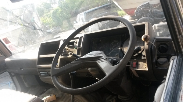 ขายหัวรถฮีโน่10ล้อใหญ่ อุปกรณ์ครบ มีกระปุกเพาเวอร์ด้วย ขาย 46000 บาท